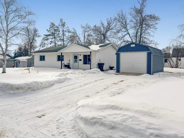 $185,000 | 221 Birch Avenue Northwest, Wadena, MN 56482