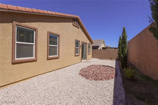 $1,900 | 1293 Luna Del Oro Lane, Henderson, NV 89002