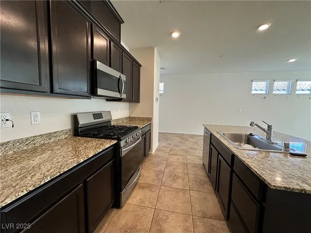 $1,900 | 1293 Luna Del Oro Lane, Henderson, NV 89002