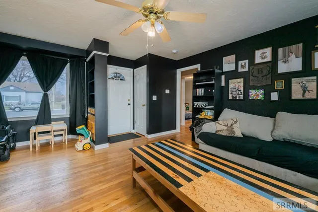 $319,900 | 343 North Park, Shelley, ID 83274