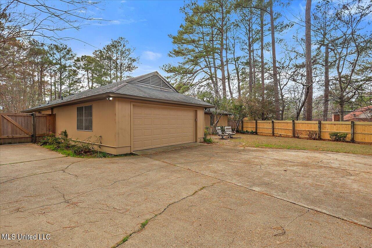 5212 Hialeah Drive Jackson, MS 39211 - Photo 33 of 36 38-5212 Hialeah Dr