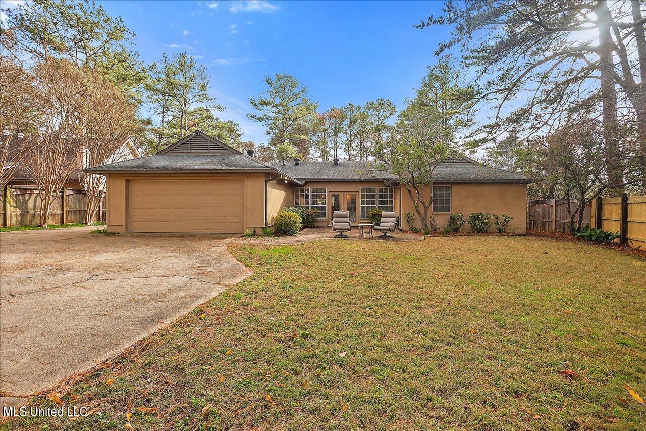 5212 Hialeah Drive Jackson, MS 39211 - Photo 4 of 36 37-5212 Hialeah Dr