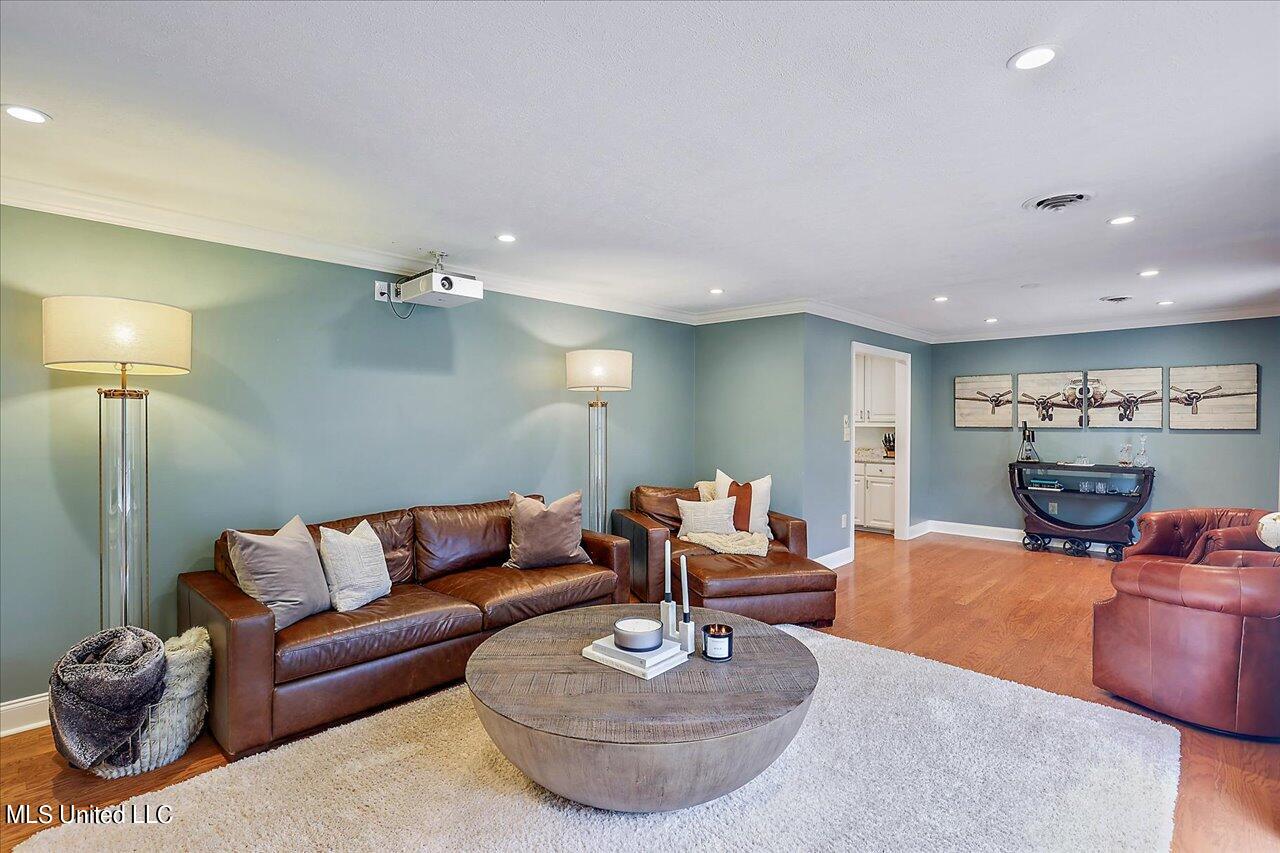 5212 Hialeah Drive Jackson, MS 39211 - Photo 7 of 36 07-5212 Hialeah Dr