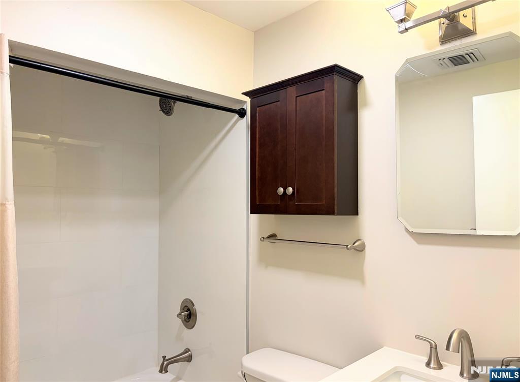 125 Lenox Avenue, Unit 2 Ridgewood, NJ 07450 - Photo 10 of 15 Gallery Image 10