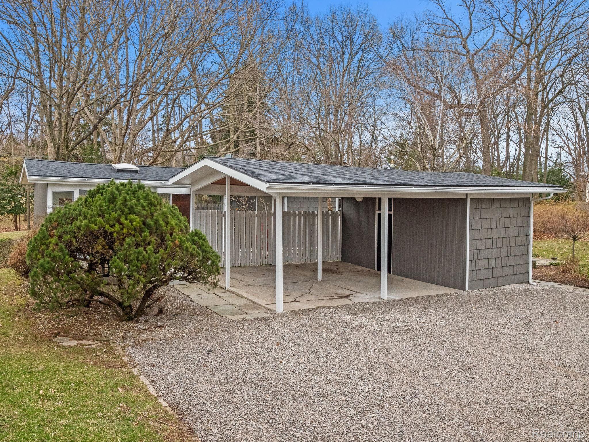 4325 Derry Road Bloomfield Hills, MI 48302 - Photo 1 of 34 1-web-or-mls-P2344629.jpg