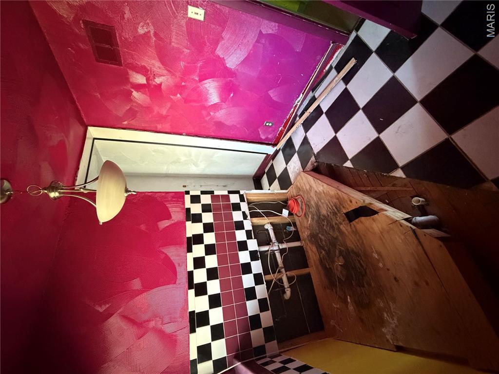 1007 Hutton Place Ferguson, MO 63135 - Photo 5 of 16