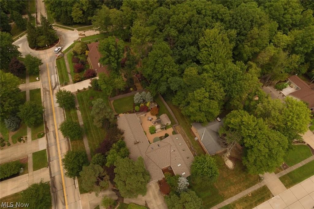 12833 Falling Water Road Strongsville, OH 44136 - Photo 2 of 27 Gallery Image 2