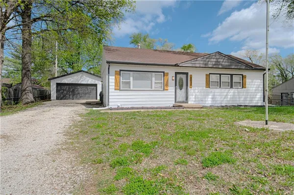 $233,950 | 8024 Armstrong Avenue, Kansas City, KS 66112