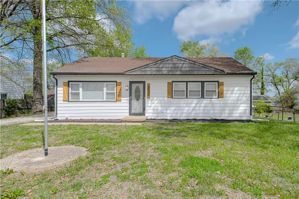 $233,950 | 8024 Armstrong Avenue, Kansas City, KS 66112