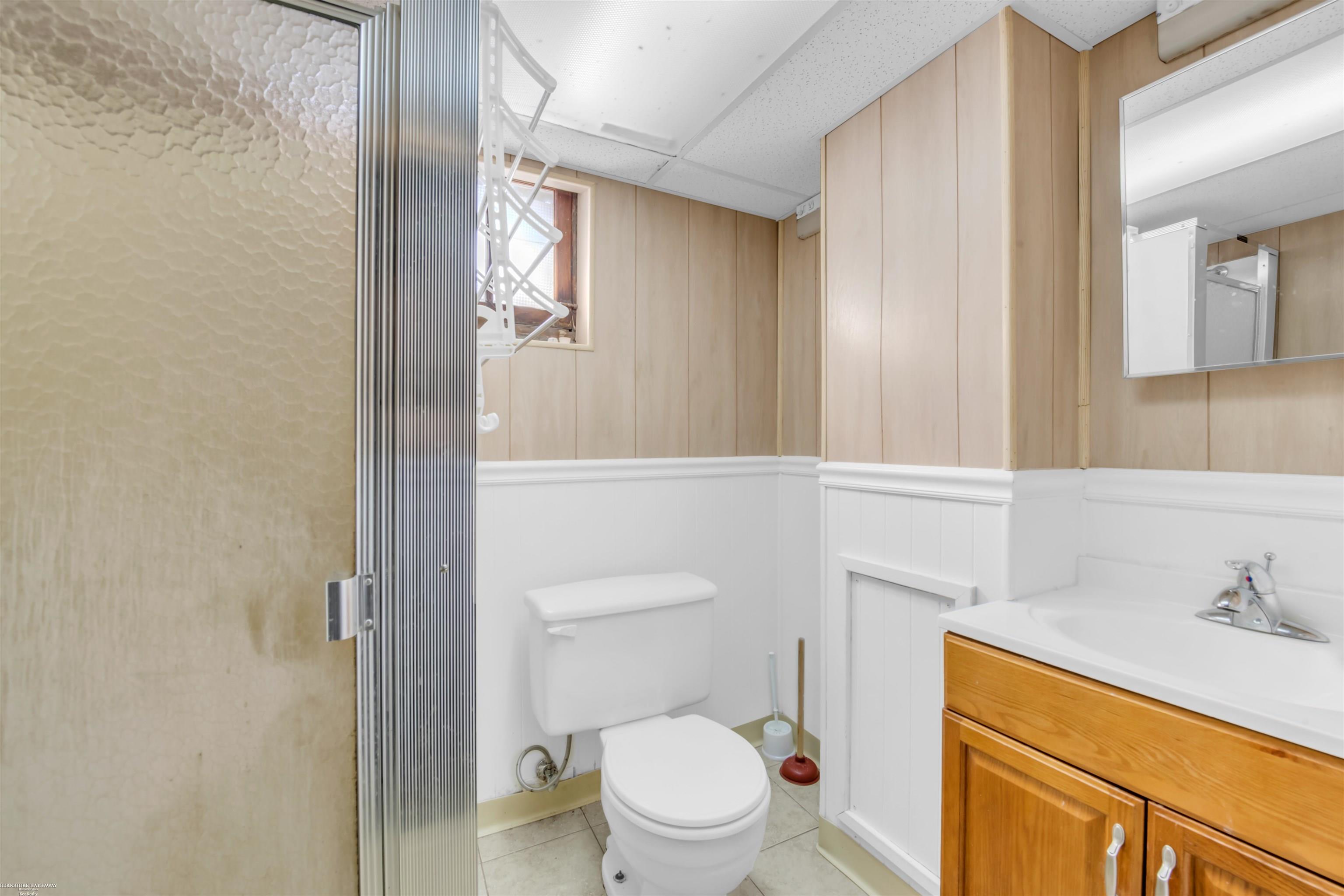 15800 Stephens Road Eastpointe, MI 48021 - Photo 15 of 21 50101524-14.JPG