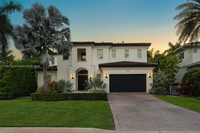 $9,300,000 | 229 Golden Beach Drive, Golden Beach, FL 33160