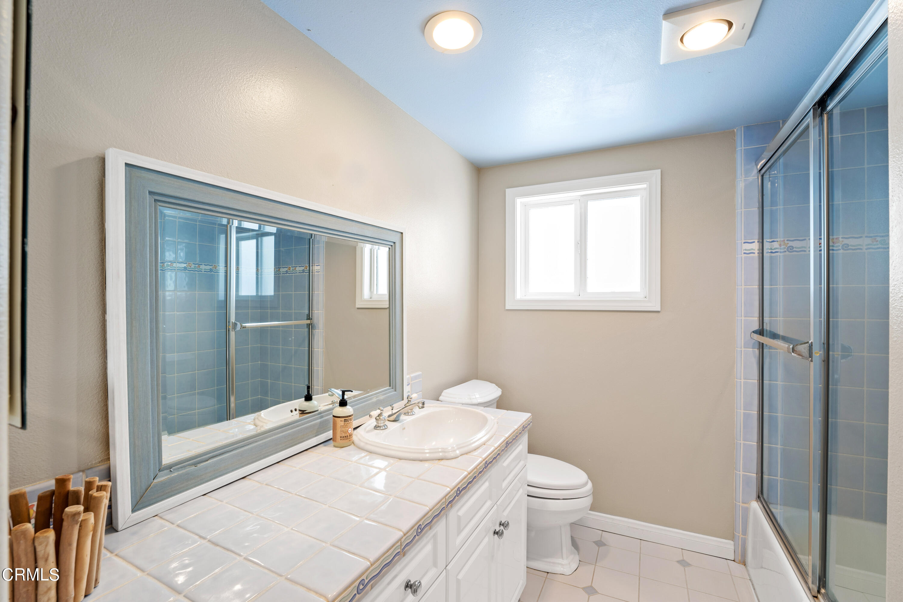 305 Ocean Drive Oxnard, CA 93035 - Photo 17 of 39 305 OCean MLS-21