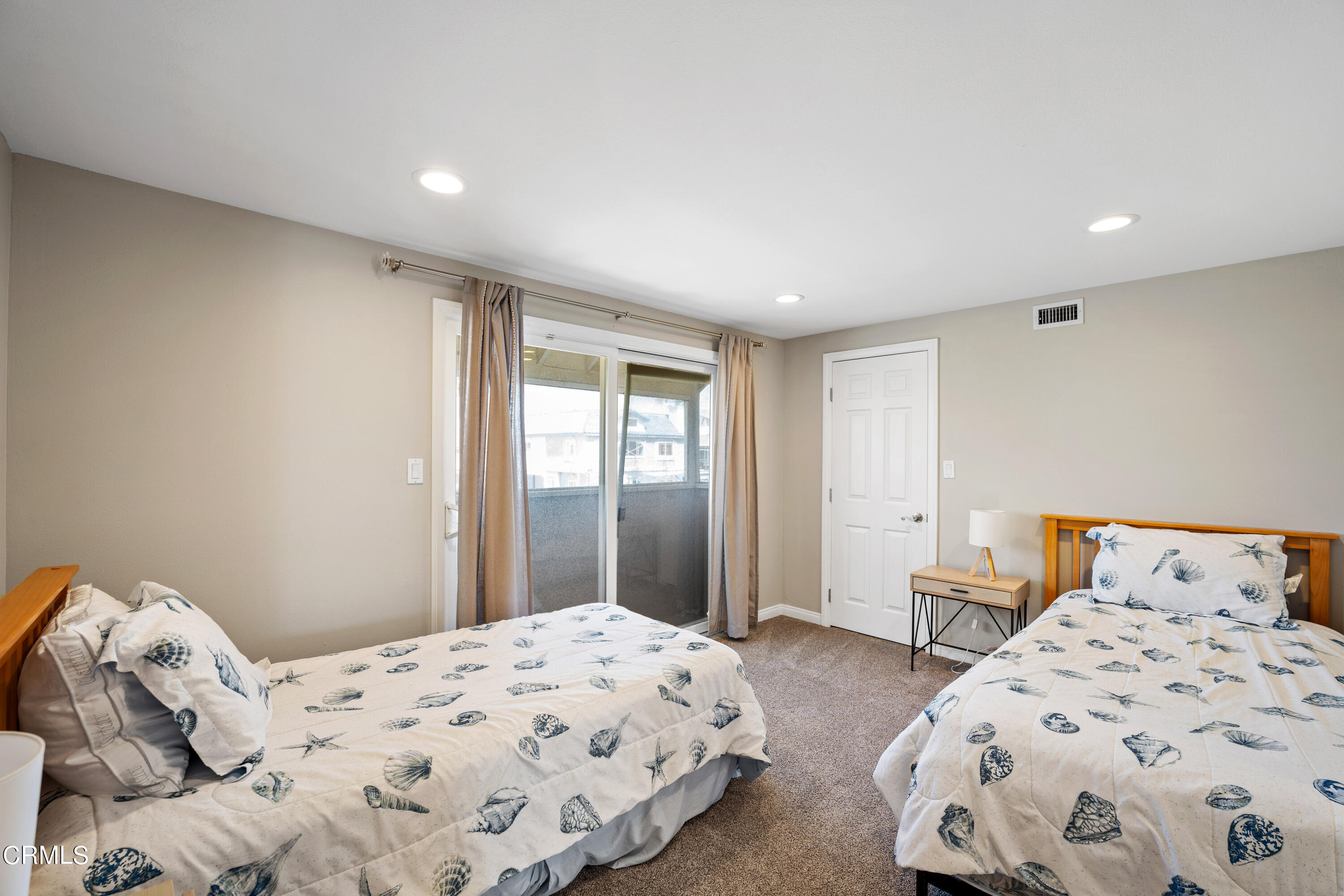 305 Ocean Drive Oxnard, CA 93035 - Photo 19 of 39 305 OCean MLS-23