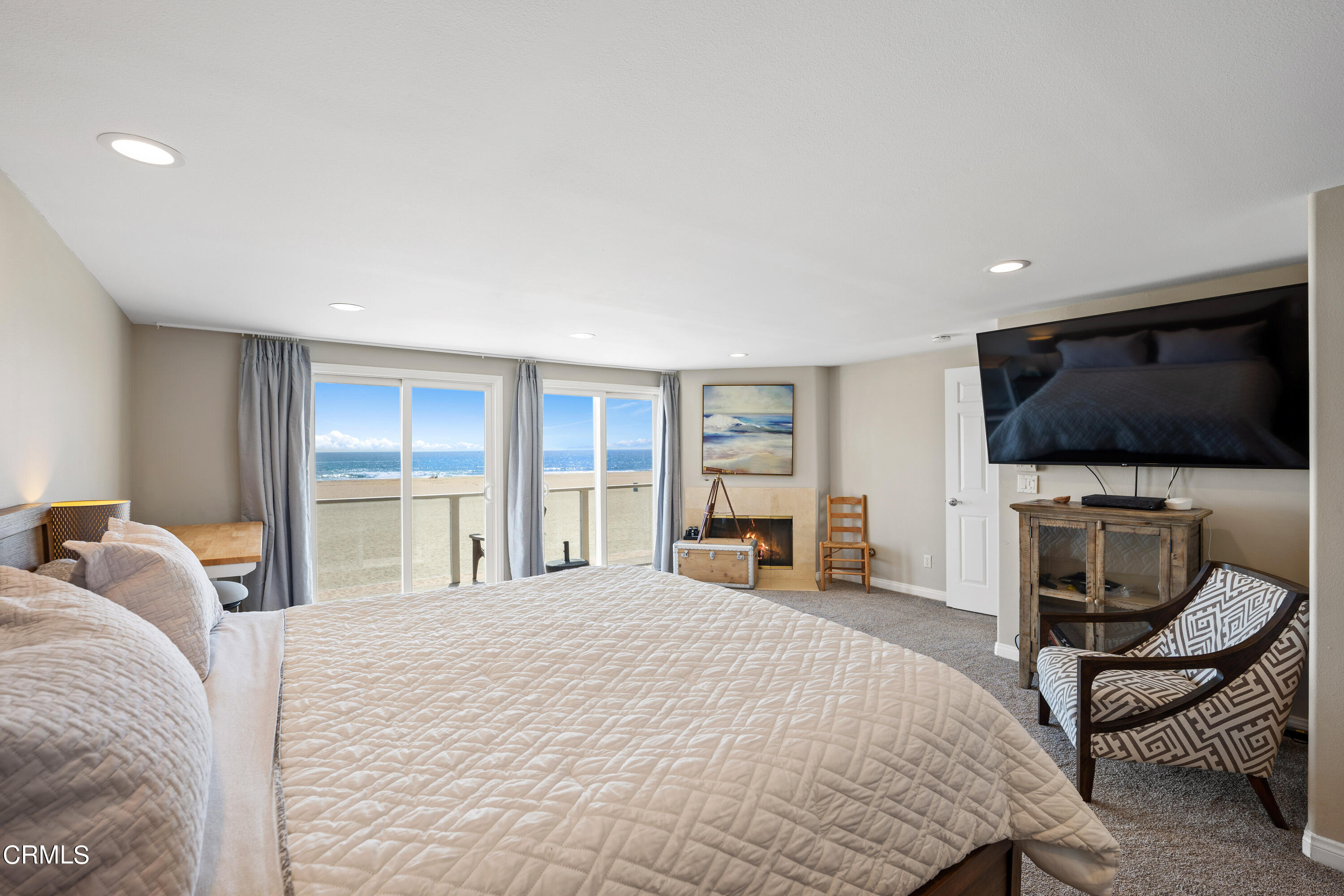 305 Ocean Drive Oxnard, CA 93035 - Photo 25 of 39 305 OCean MLS-29