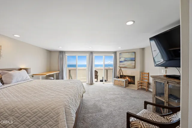 $9,000 | 305 Ocean Drive, Oxnard, CA 93035