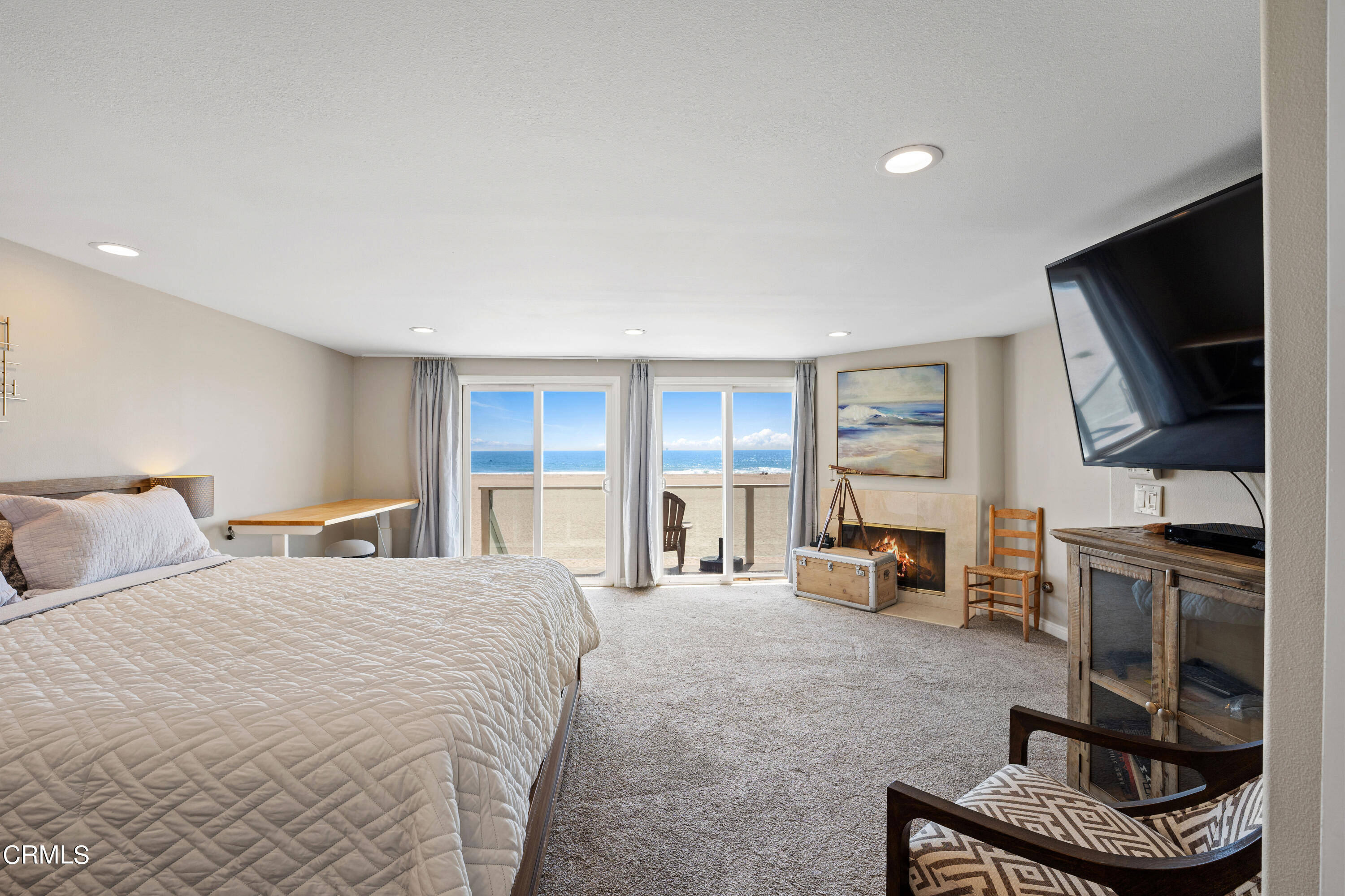 305 Ocean Drive Oxnard, CA 93035 - Photo 26 of 39 305 OCean MLS-30