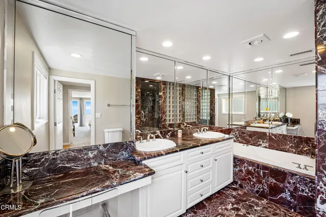 $9,000 | 305 Ocean Drive, Oxnard, CA 93035