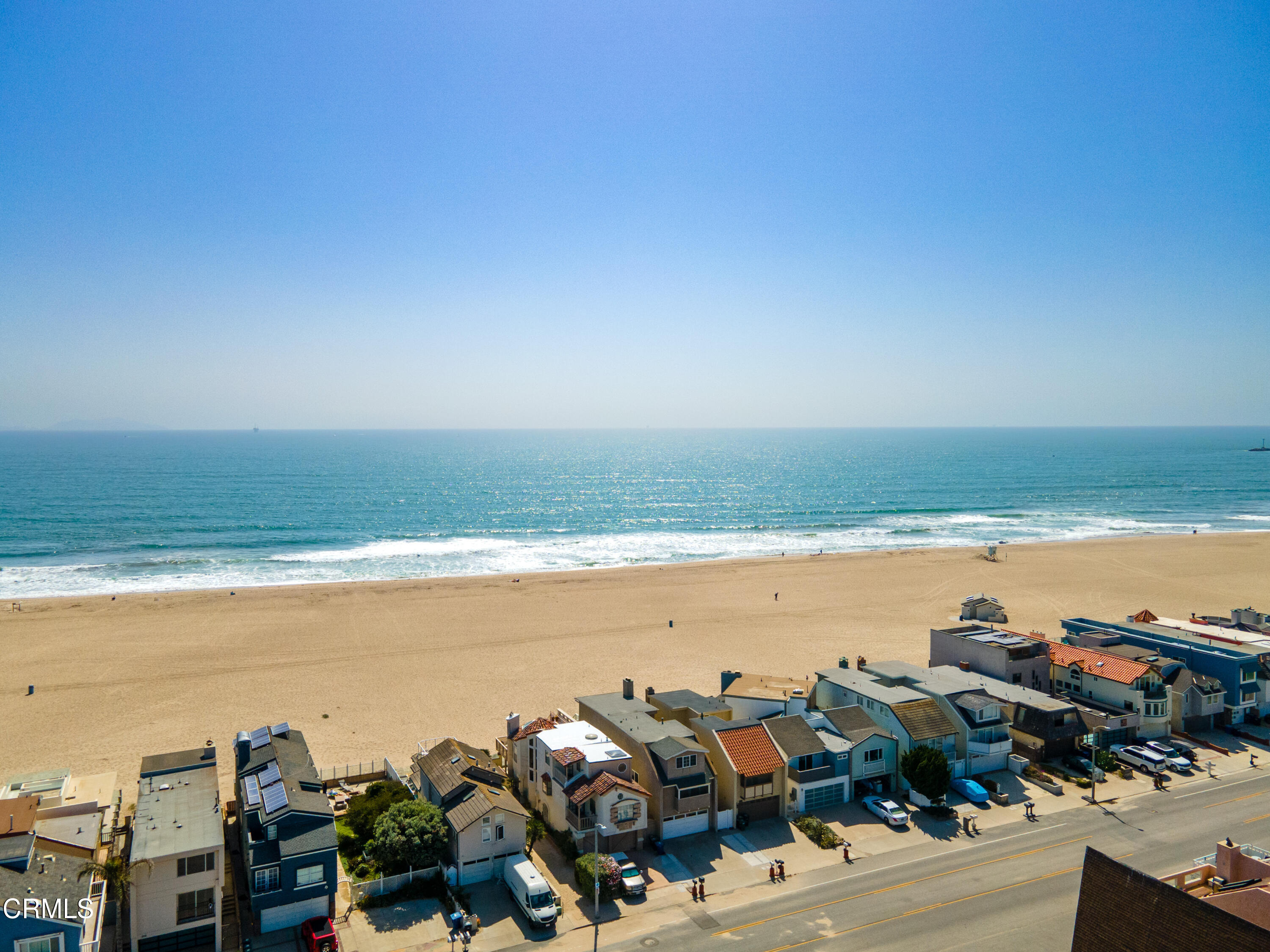 305 Ocean Drive Oxnard, CA 93035 - Photo 3 of 39 305 OCean MLS-4