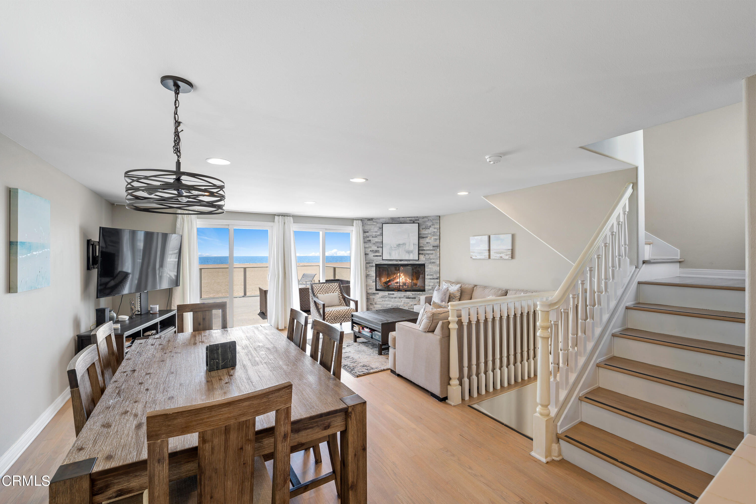 305 Ocean Drive Oxnard, CA 93035 - Photo 8 of 39 305 OCean MLS-12