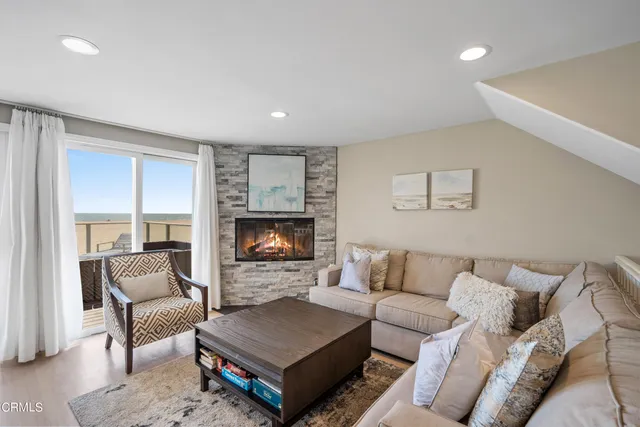 $9,000 | 305 Ocean Drive, Oxnard, CA 93035