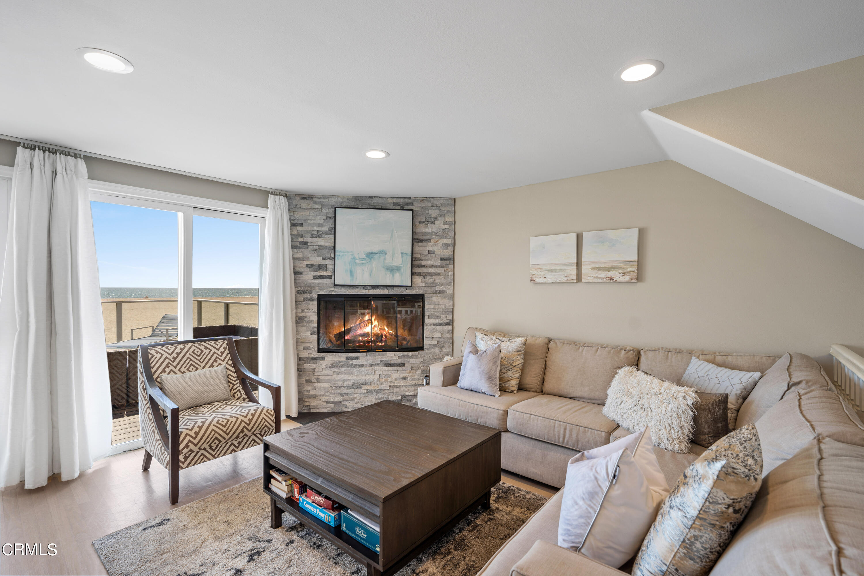 305 Ocean Drive Oxnard, CA 93035 - Photo 9 of 39 305 OCean MLS-13