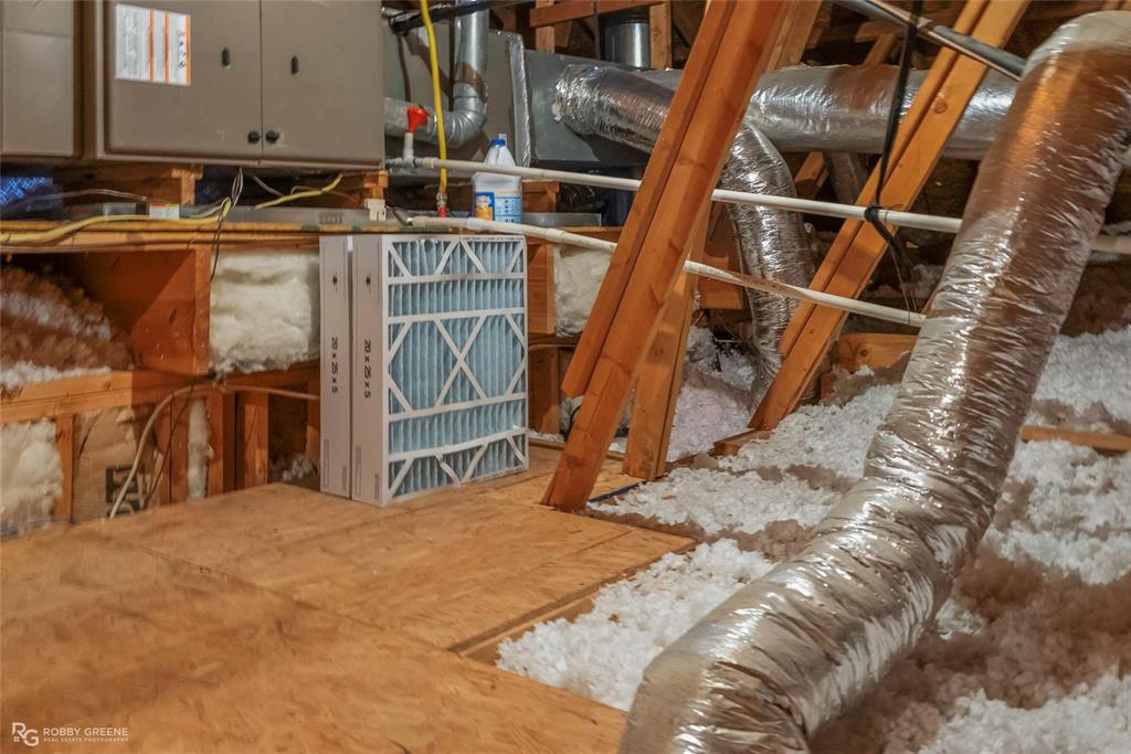 2186 Stockwell Road Bossier City, LA 71111 - Photo 31 of 40 View of unfinished attic