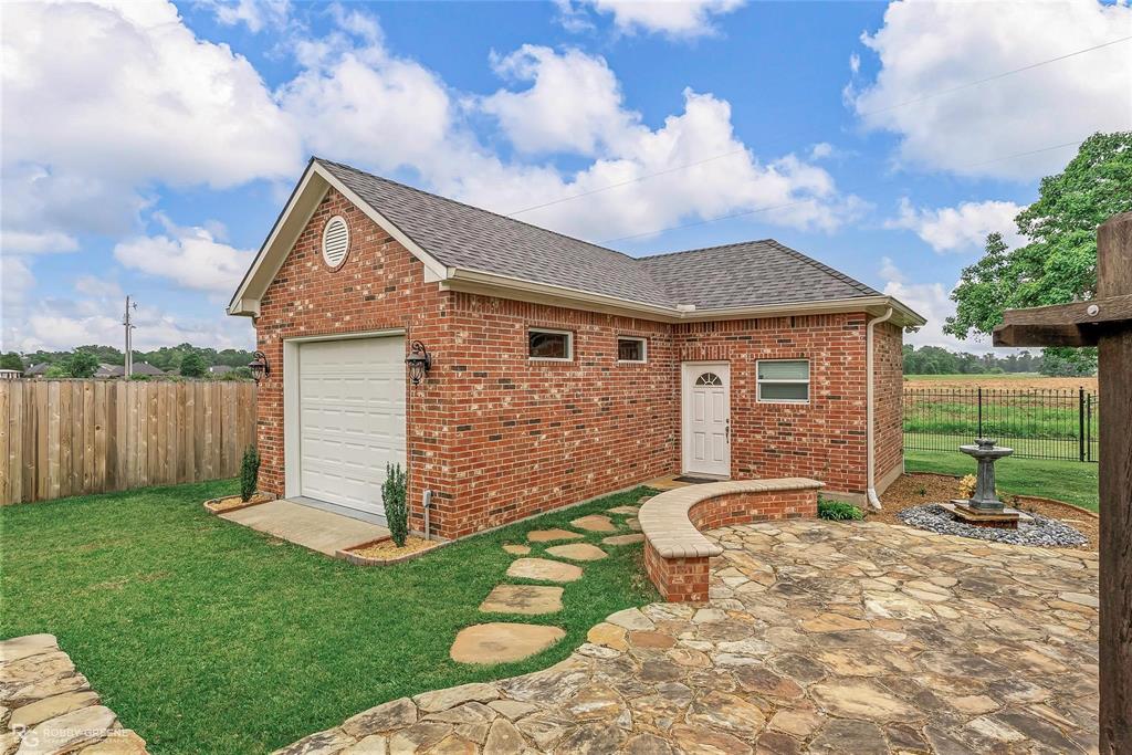 2186 Stockwell Road Bossier City, LA 71111 - Photo 4 of 40 View of outdoor structure