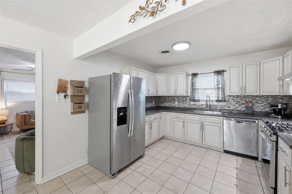 5675 South Kenneth Avenue Beaumont, TX 77705 - Photo 13 of 26