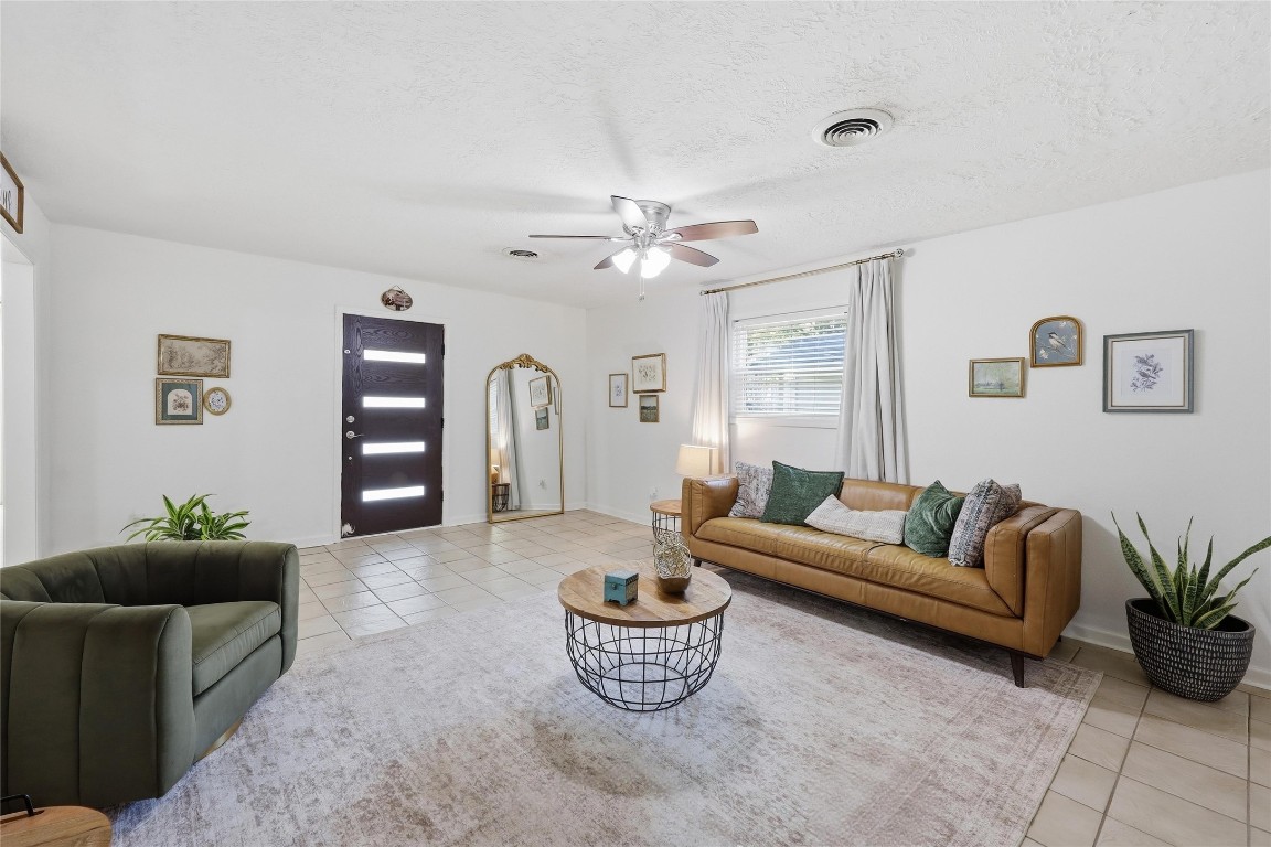 5675 South Kenneth Avenue Beaumont, TX 77705 - Photo 5 of 26