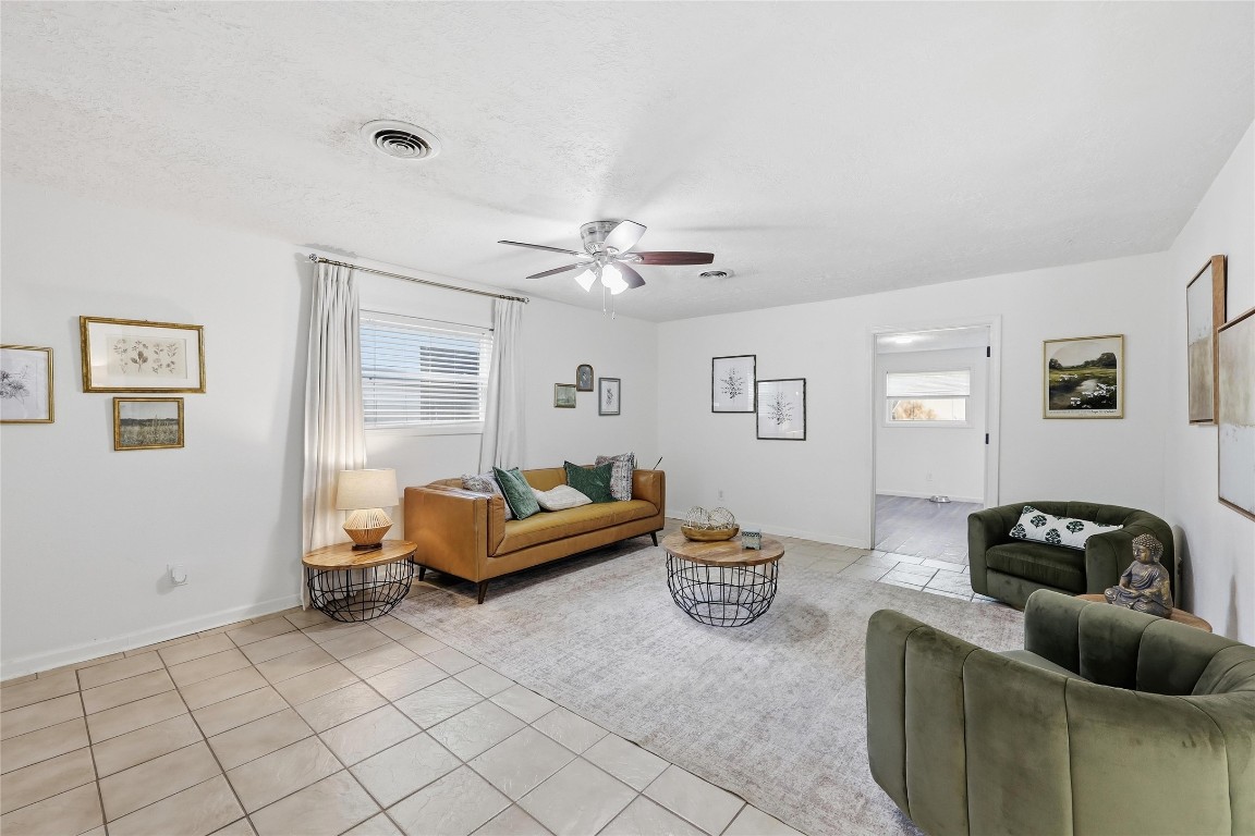 5675 South Kenneth Avenue Beaumont, TX 77705 - Photo 6 of 26