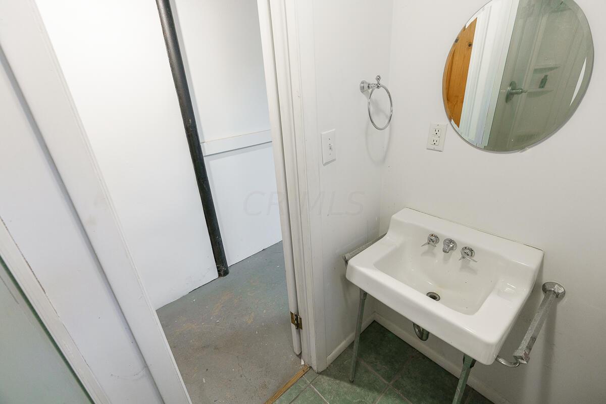 2560 Coventry Road Columbus, OH 43221 - Photo 31 of 49 basement bath