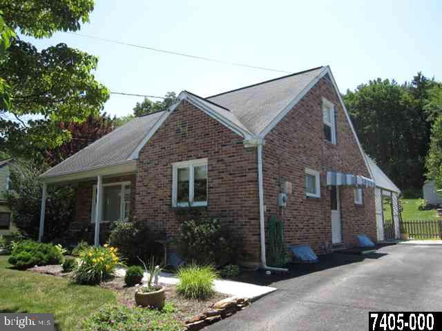1630 Parkview Road York, PA 17406 - Photo 2 of 25 Gallery Image 2