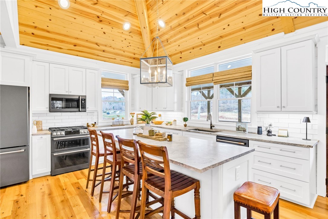 2507 Parker Eller Road Warrensville, NC 28693 - Photo 17 of 49