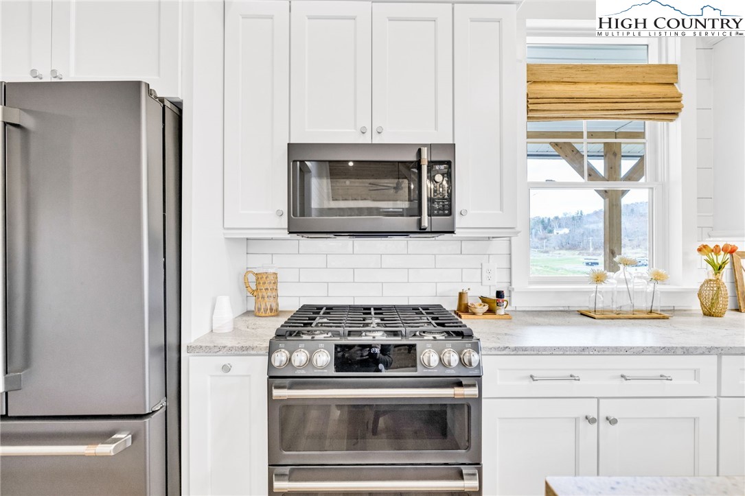 2507 Parker Eller Road Warrensville, NC 28693 - Photo 20 of 49