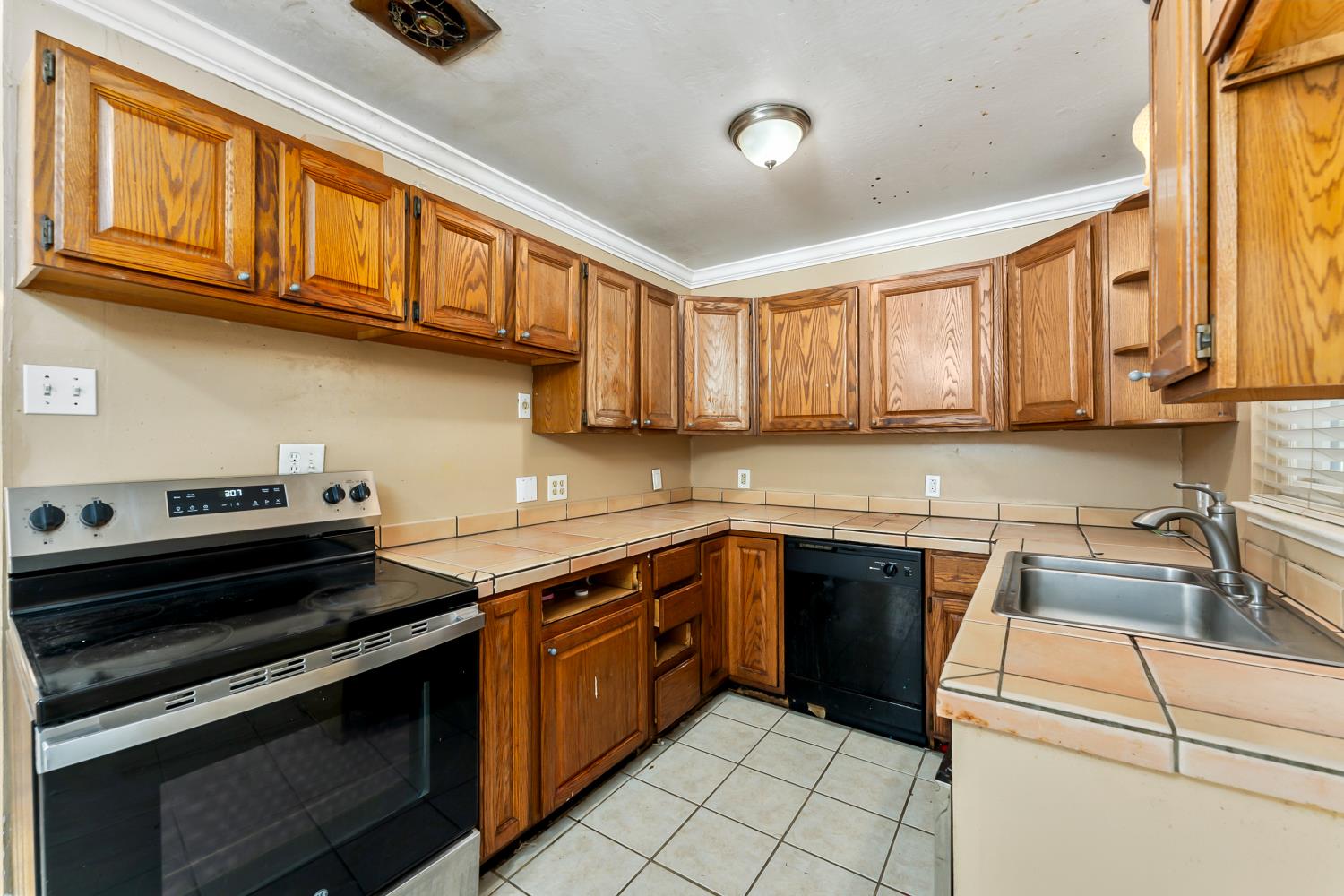 4817 Concord Road Sacramento, CA 95820 - Photo 9 of 38