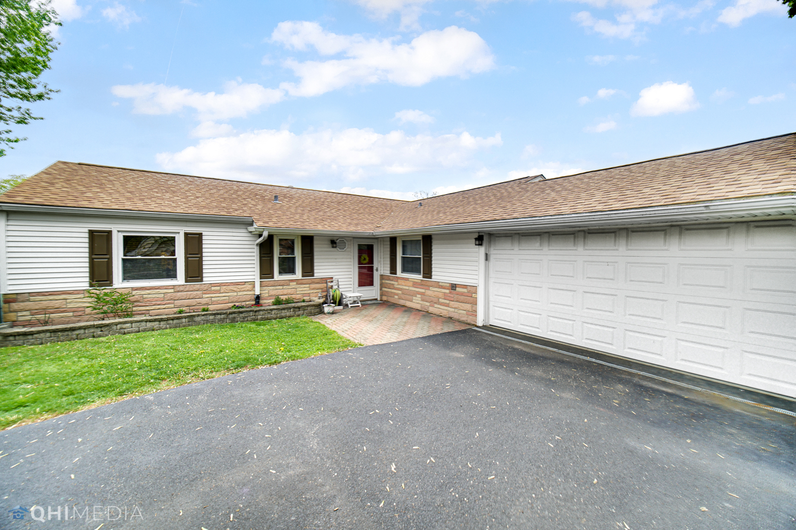 108 Mellbrook Road Bolingbrook, IL 60440 - Photo 2 of 26