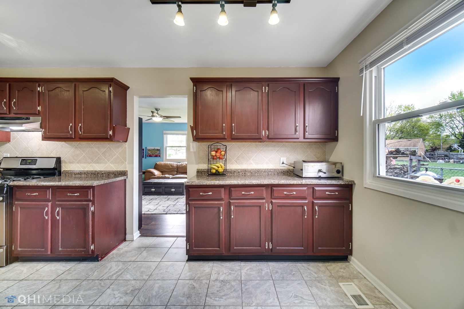 108 Mellbrook Road Bolingbrook, IL 60440 - Photo 10 of 26