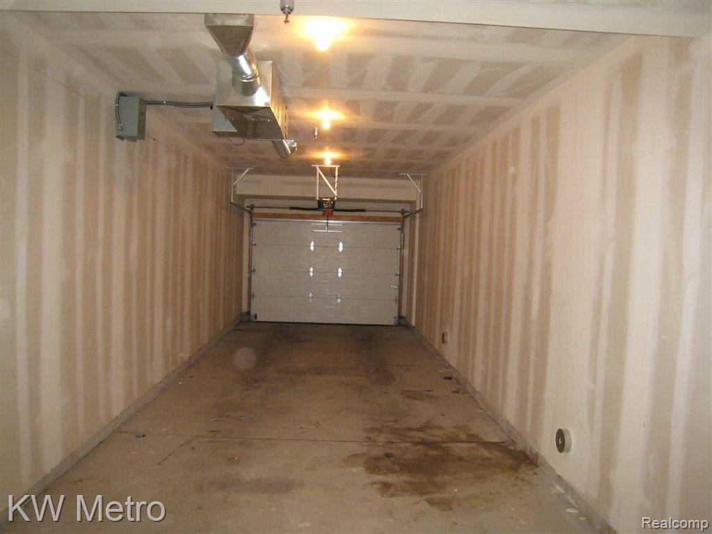 7839 24 Mile Road Utica, MI 48316 - Photo 2 of 6 Heated Garage-Village at Shelby.