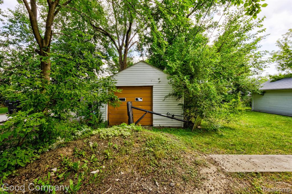 21797 Moross Road Detroit, MI 48236 - Photo 28 of 29