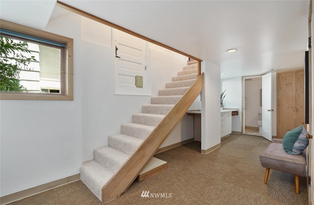 5124 1st Avenue Northwest Seattle, WA 98103 - Photo 23 of 35 a view of entryway and workspace