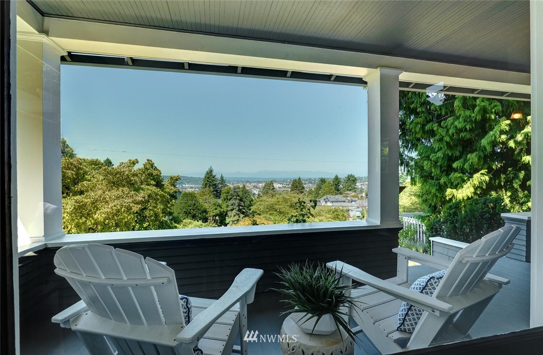 5124 1st Avenue Northwest Seattle, WA 98103 - Photo 35 of 35 a view of a chair and table in the balcony
