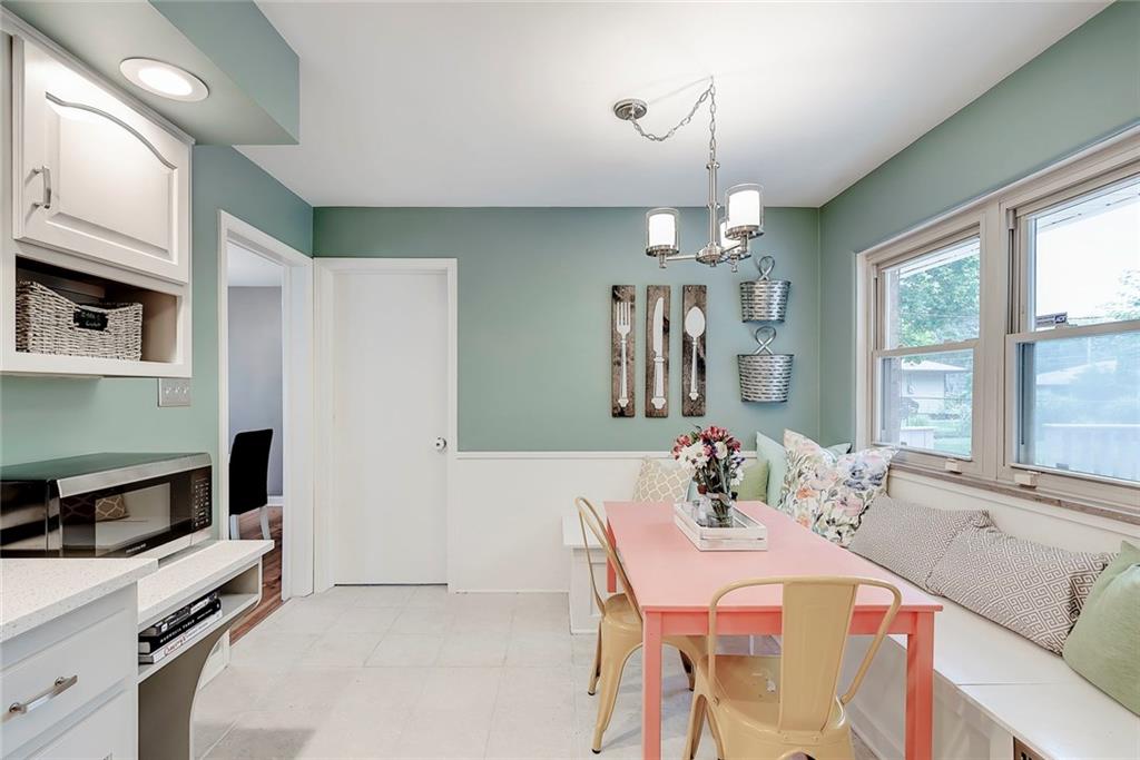 7475 Spring Mill Road Indianapolis, IN 46260 - Photo 11 of 27 Gallery Image 11