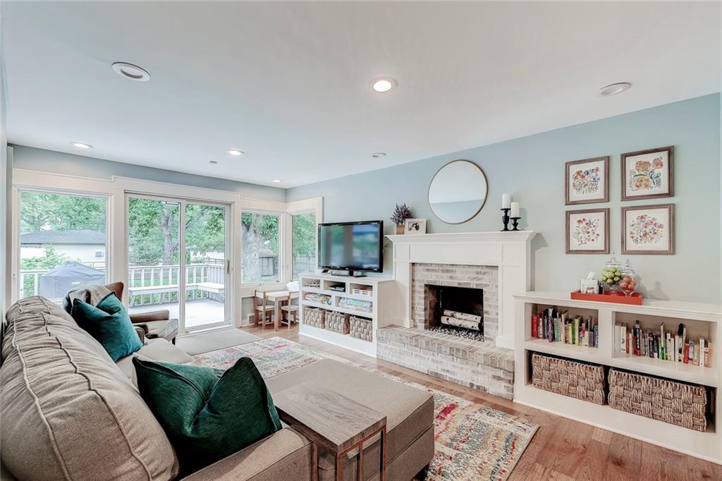 7475 Spring Mill Road Indianapolis, IN 46260 - Photo 13 of 27 Gallery Image 13