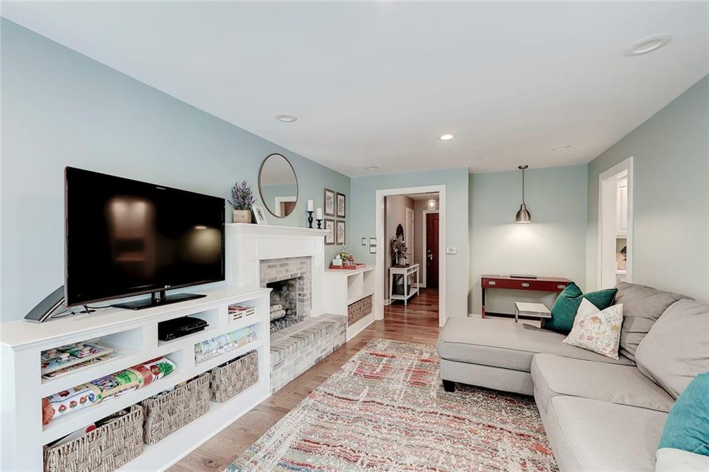 7475 Spring Mill Road Indianapolis, IN 46260 - Photo 15 of 27 Gallery Image 15