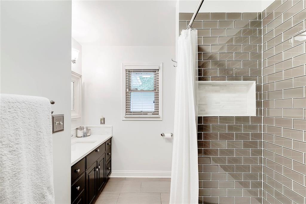 7475 Spring Mill Road Indianapolis, IN 46260 - Photo 17 of 27 Gallery Image 17
