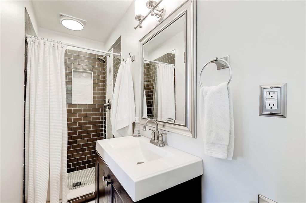 7475 Spring Mill Road Indianapolis, IN 46260 - Photo 20 of 27 Gallery Image 20