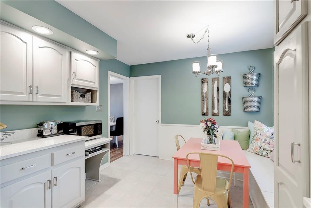 7475 Spring Mill Road Indianapolis, IN 46260 - Photo 10 of 27 Gallery Image 10