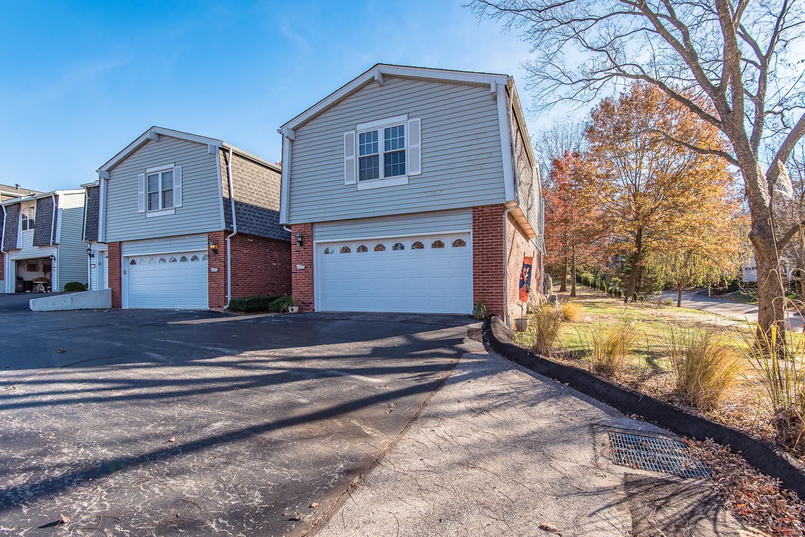 14528 Bantry Lane Chesterfield, MO 63017 - Photo 2 of 28