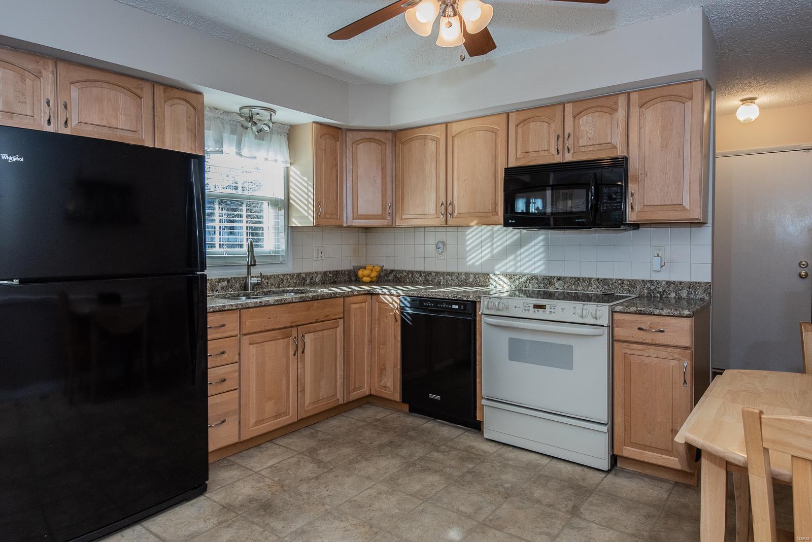 14528 Bantry Lane Chesterfield, MO 63017 - Photo 11 of 28