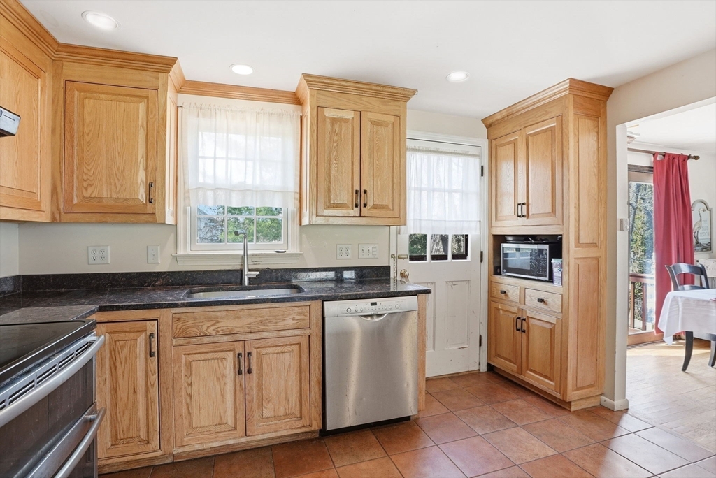 8 3 Ring Road Scituate, MA 02066 - Photo 5 of 26